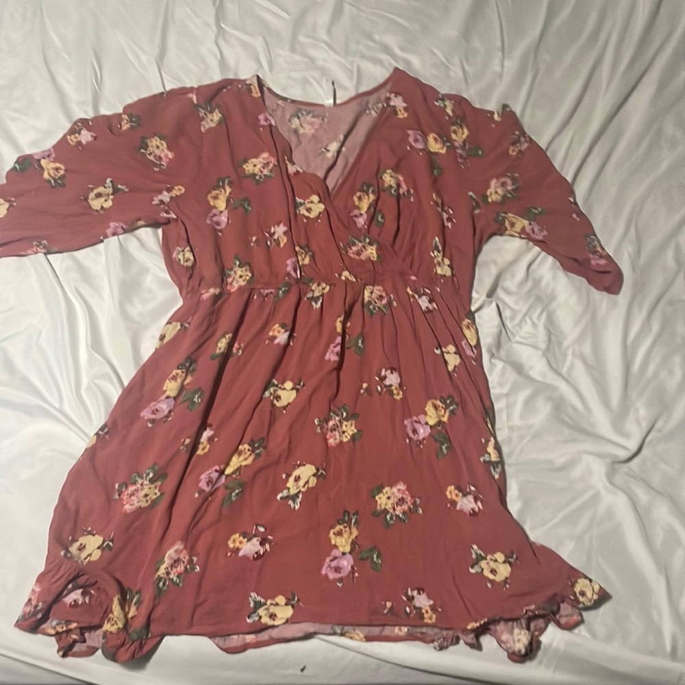Floral dress from xhilaration. Size large. Worn a handful of times.